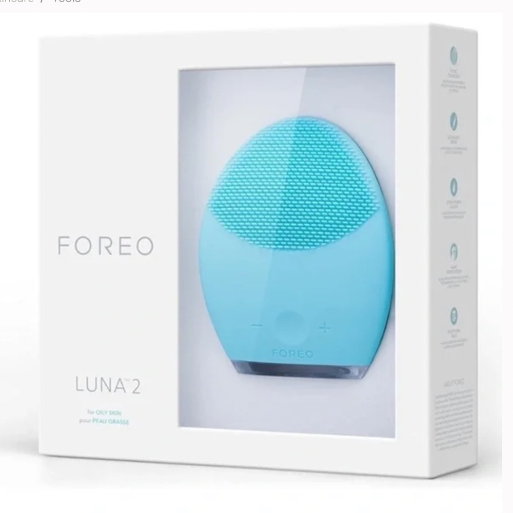FOREO LUNA 2 Facial Cleansing Brush in Turquoise Blue
